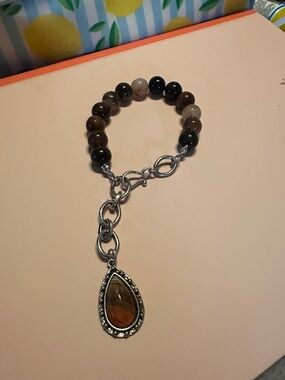 Brown Agate Beaded Bracelet with Teardrop Pendant